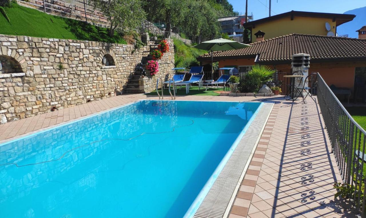 Casa Elka Residence Lake View And Pool By Garda Domus Mea Pieve  Exterior foto